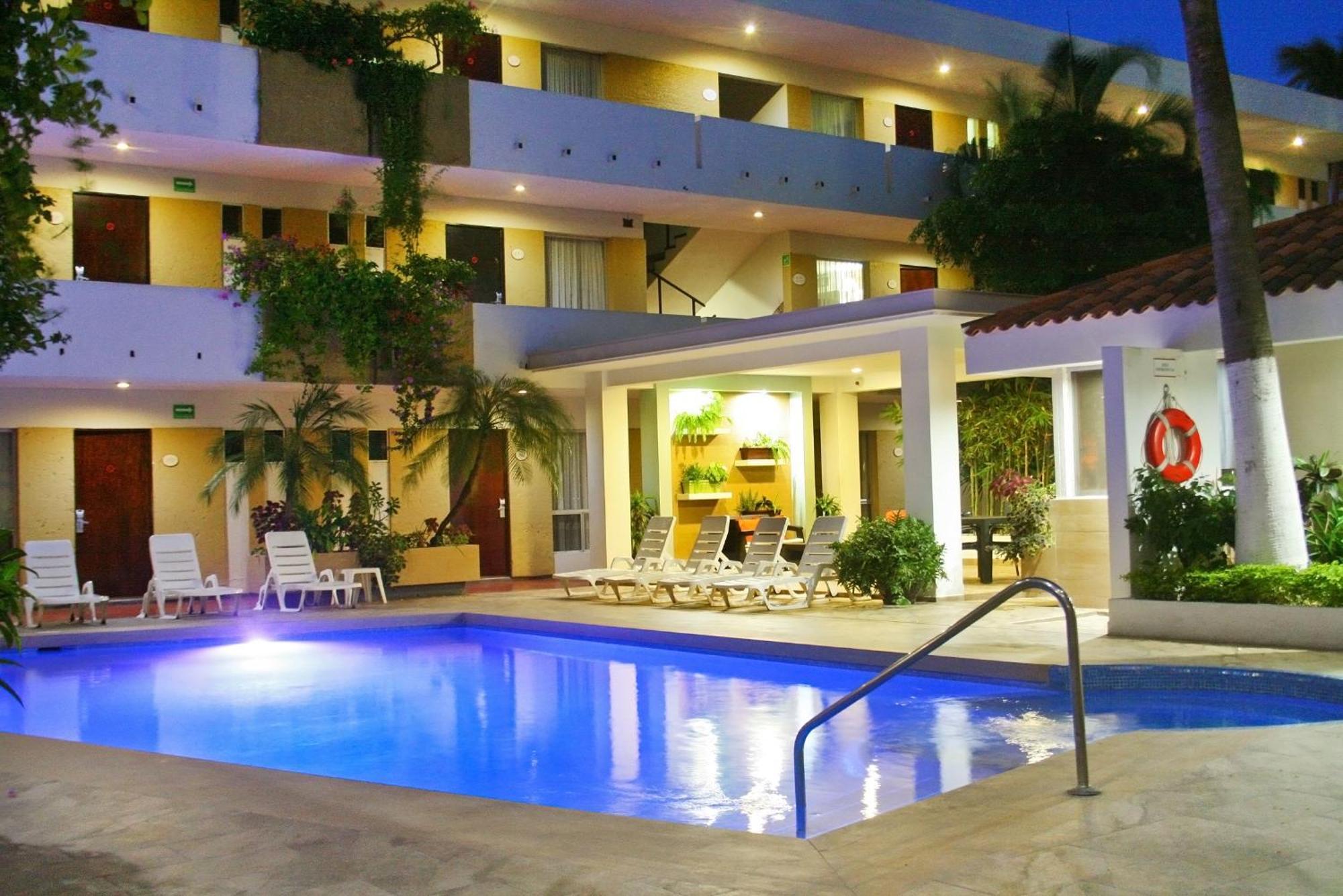 Hotel Azteca Inn Mazatlan Exterior photo