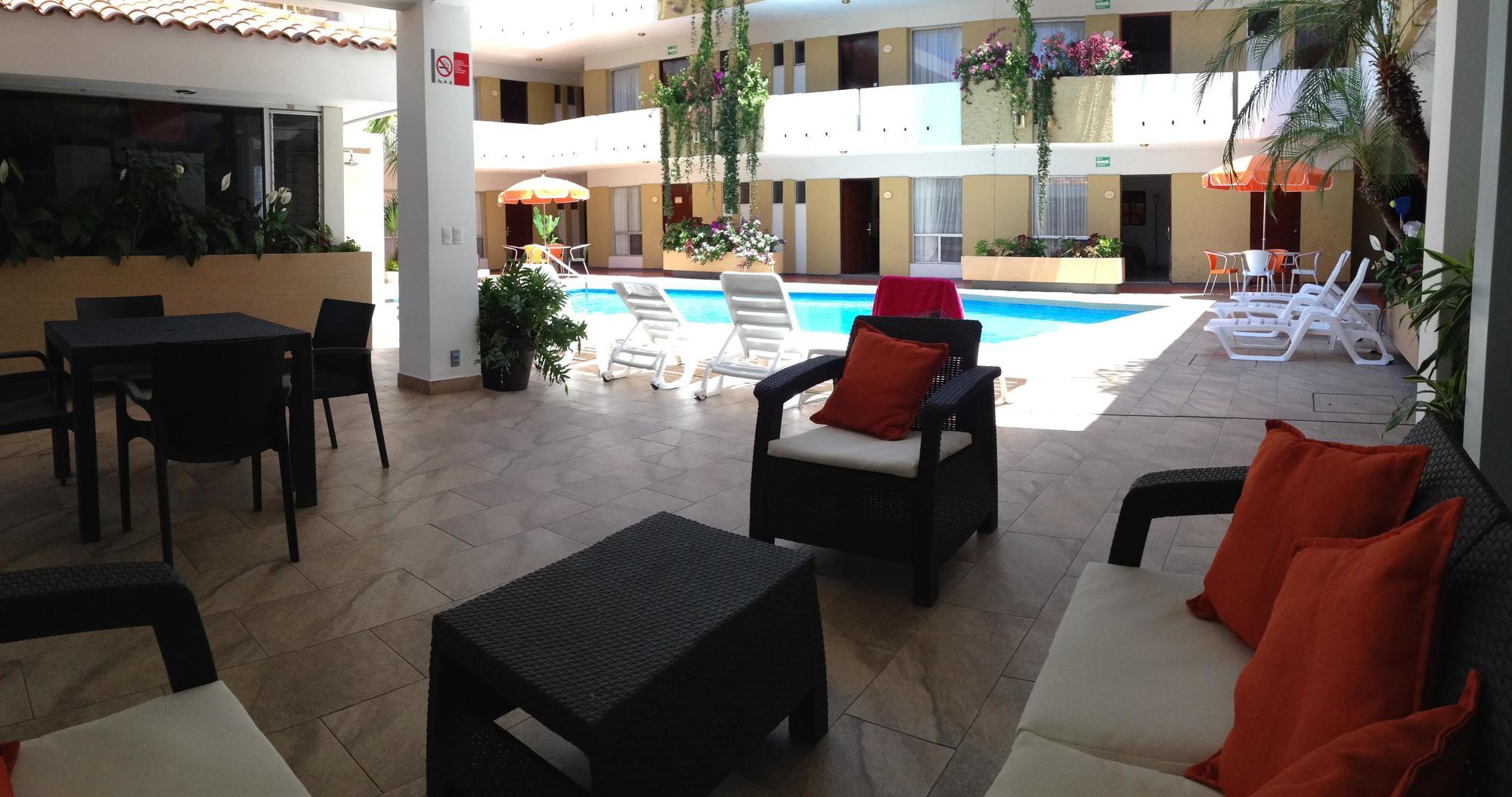 Hotel Azteca Inn Mazatlan Exterior photo