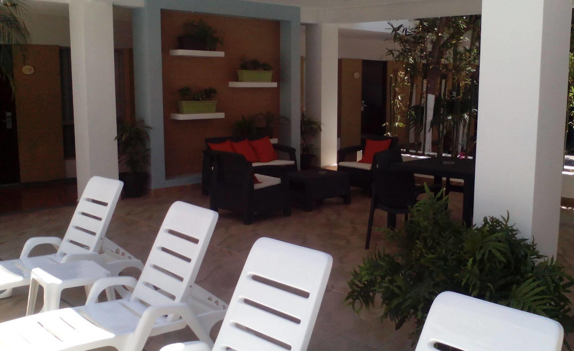 Hotel Azteca Inn Mazatlan Exterior photo